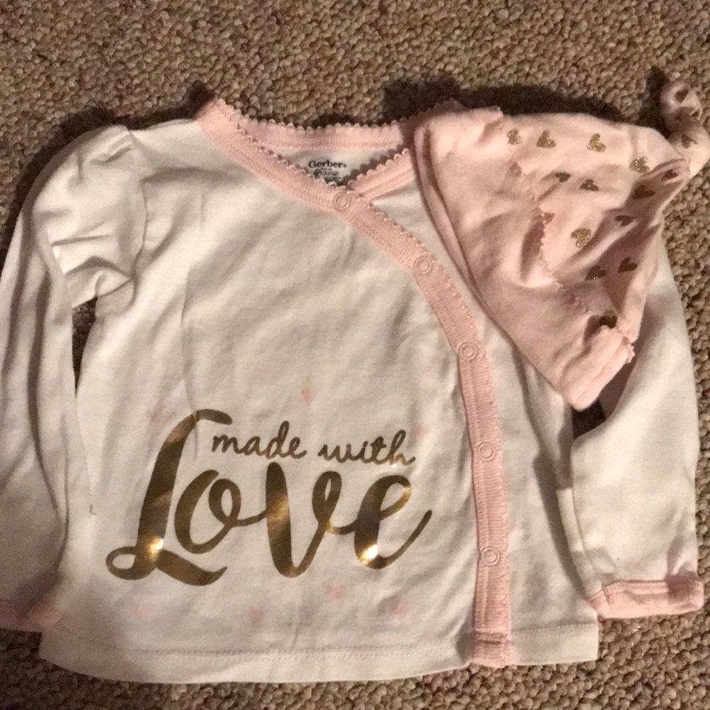 Gerber organic size 3-6 months shirt and hat